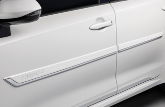 Friso lateral com inserto cromado