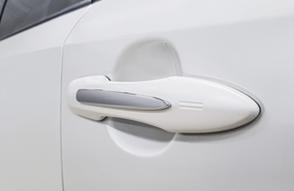 Aplique cromado da maçaneta