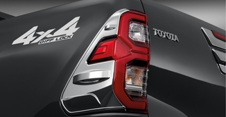 Aplique cromado da lanterna