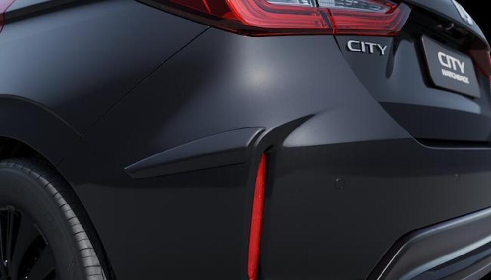 galeria PROTETOR LATERAL DE PARA-CHOQUE TRASEIRO Preto cristal perolizado