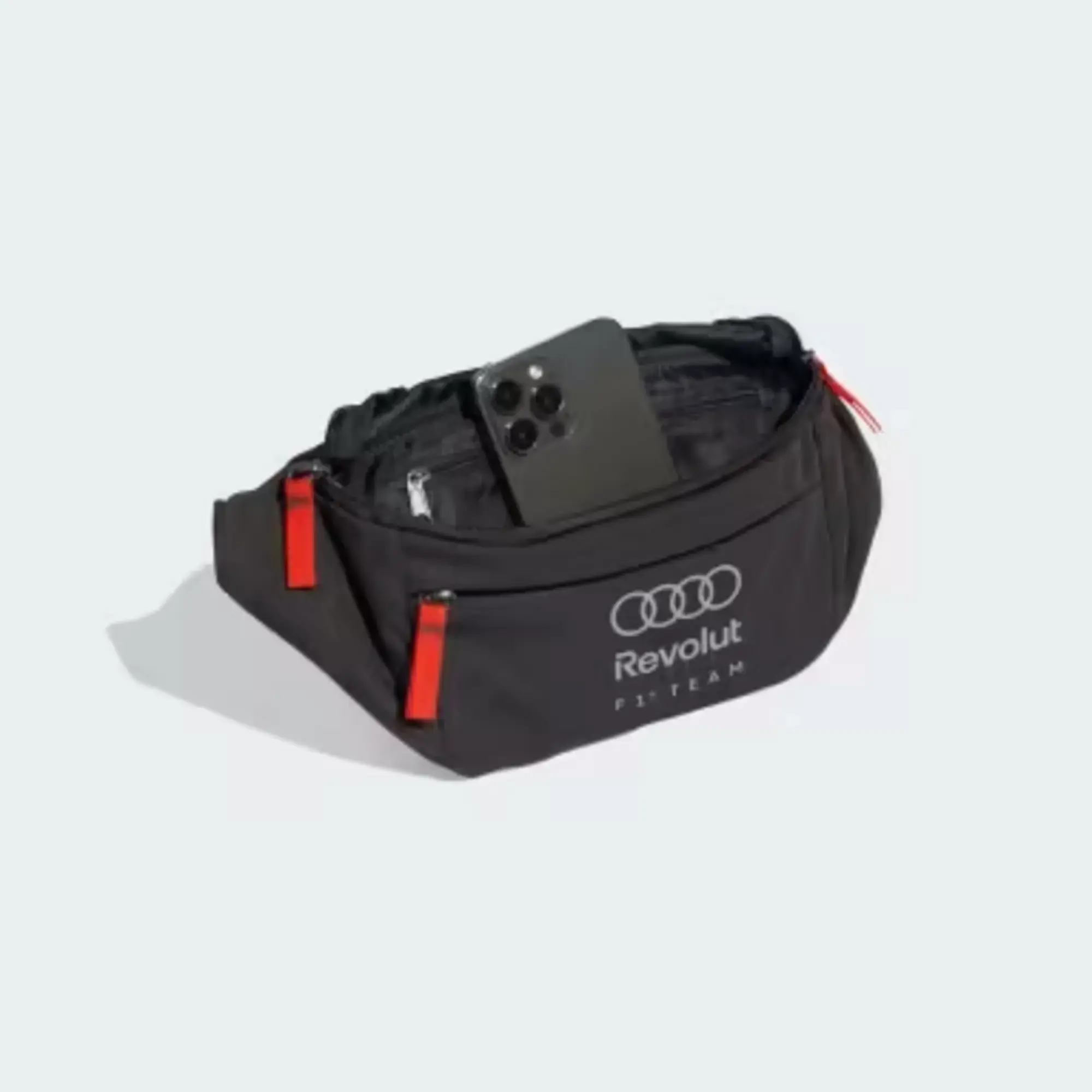 galeria POCHETE DA EQUIPE AUDI REVOLUT F1
