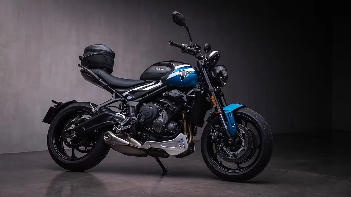 Triumph Trident 660 MY25 em destaque, naked esportiva com design moderno e alto desempenho