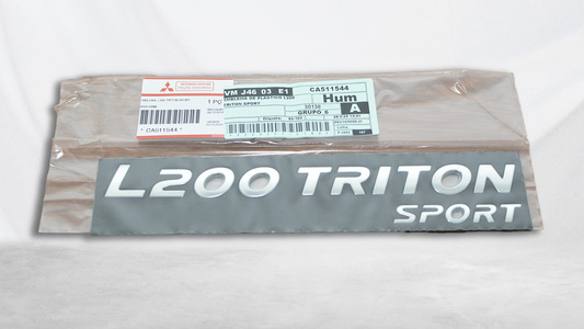 Emblema L200 Triton Sport 