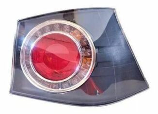 Lanterna traseira direita
