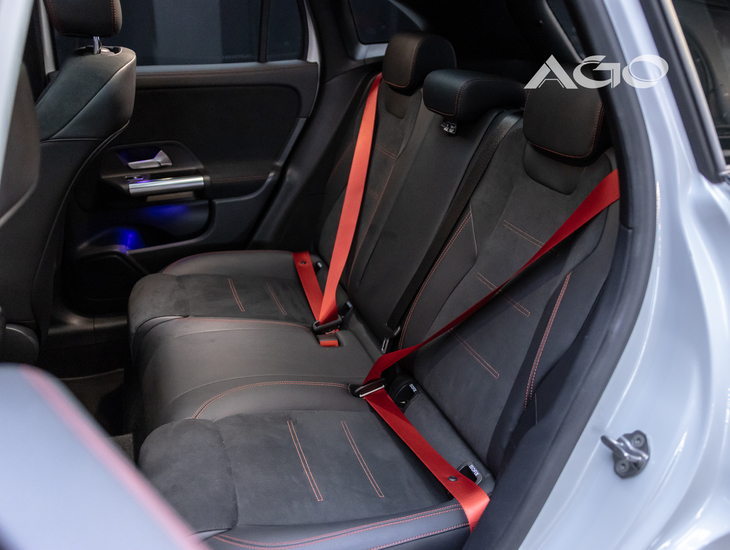 galeria GLA 35 AMG
