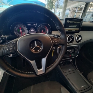Mercedes Benz CLA 200 VISION 1.6 INJ DIRETA FLEX