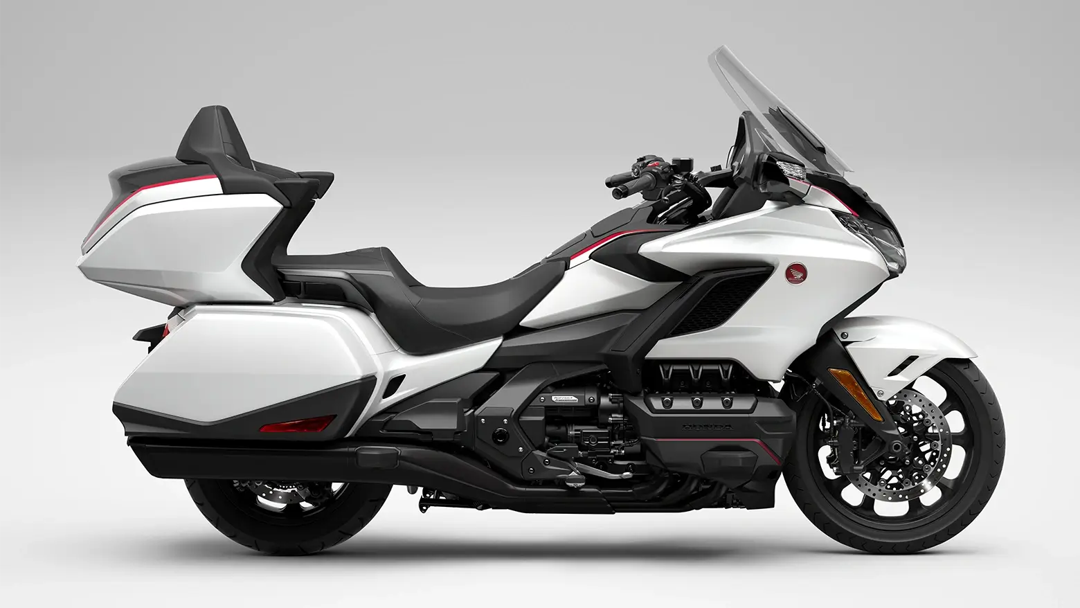GL 1800 Gold Wing Tour 2025 - é na Aribé Motos