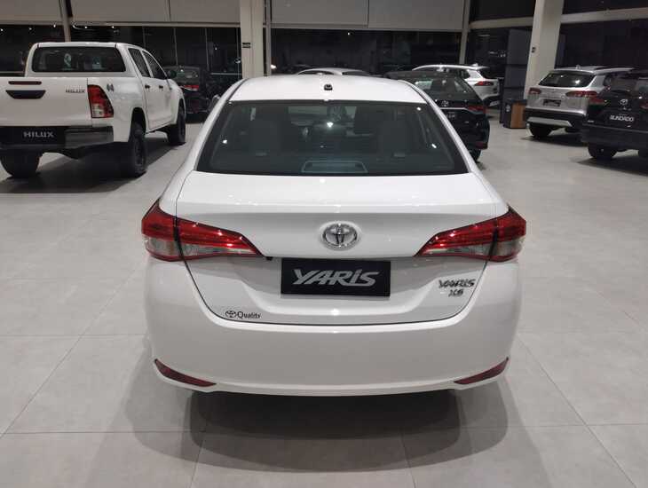 galeria Yaris Sedan