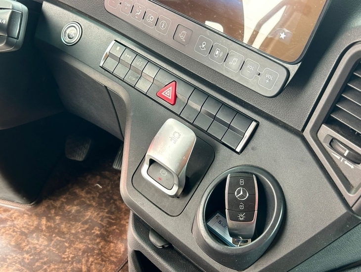galeria Actros 2548