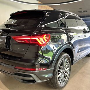 Audi Q3 Performance Black 2.0