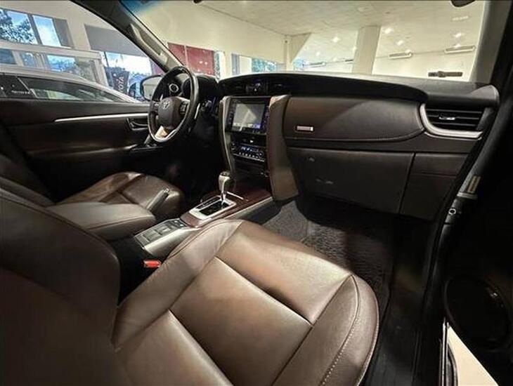galeria HILUX SW4