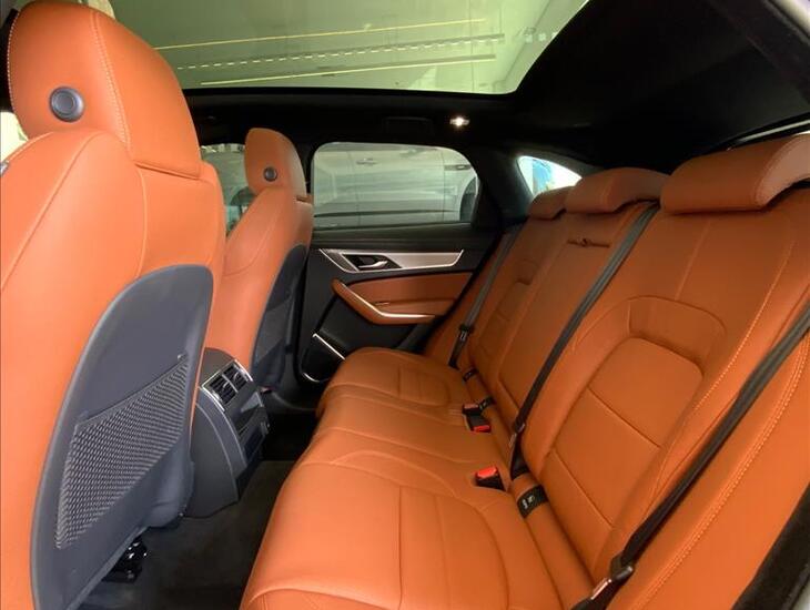 galeria F-PACE