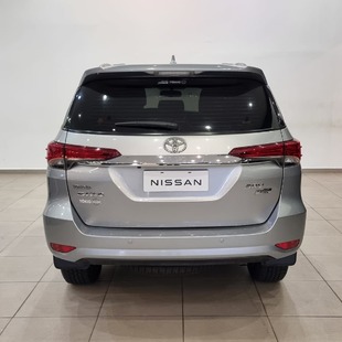Toyota HILUX SW4 2.7 SRV 7 LUGARES 4X2 16V FLEX 4P AUTOMATICO