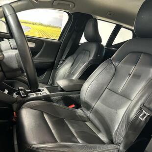 Volvo XC40 Momentum XC40 2.0 T5 Momentum AWD