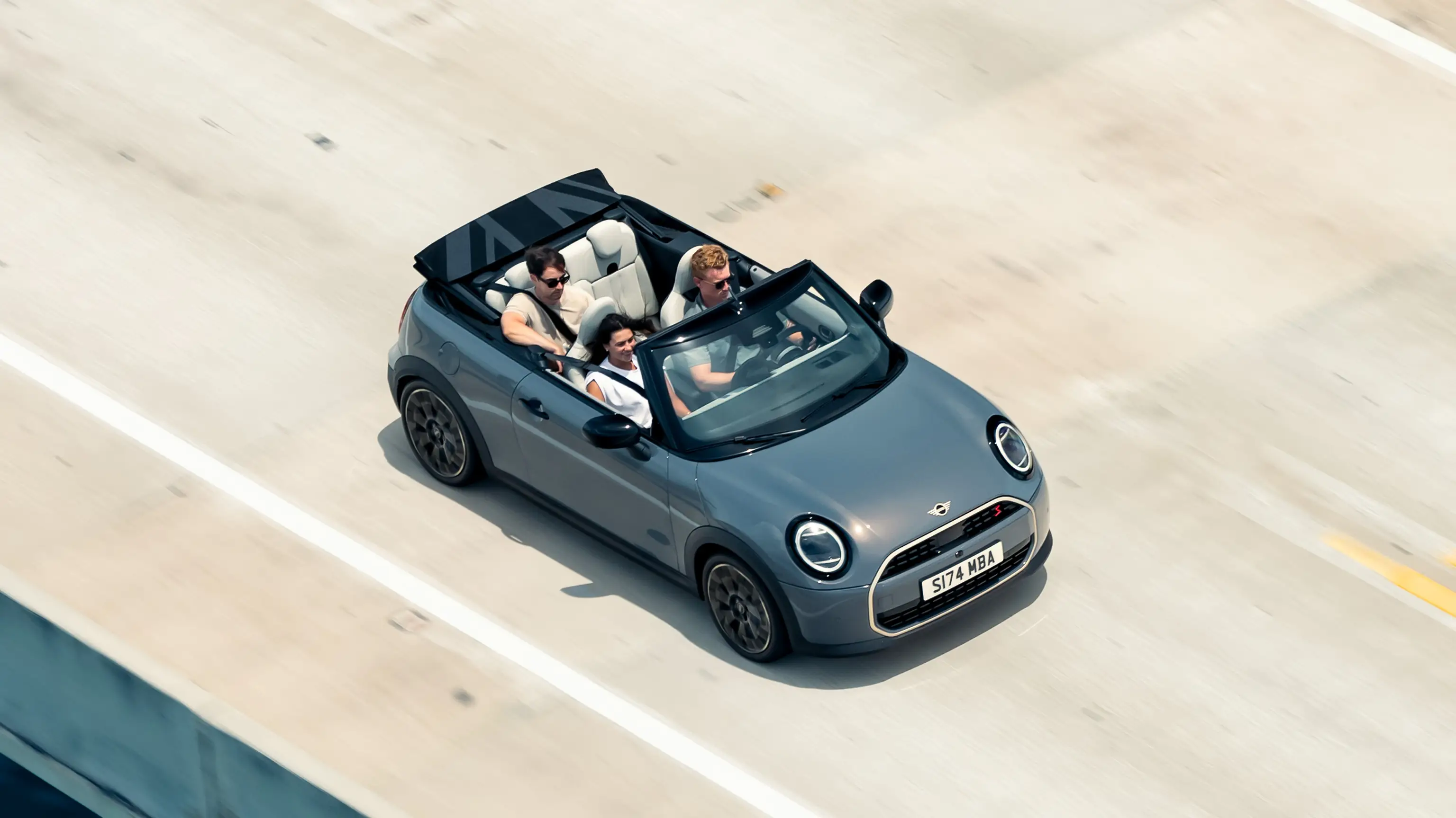 Cooper Cabrio 2025 - é na MINI McLarty Maia
