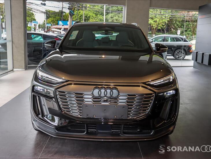 galeria Q6 E-TRON