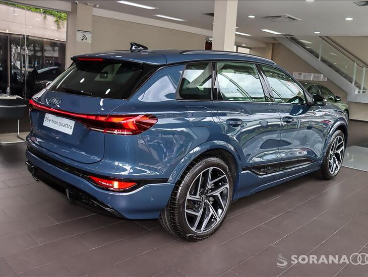 galeria Q6 E-TRON