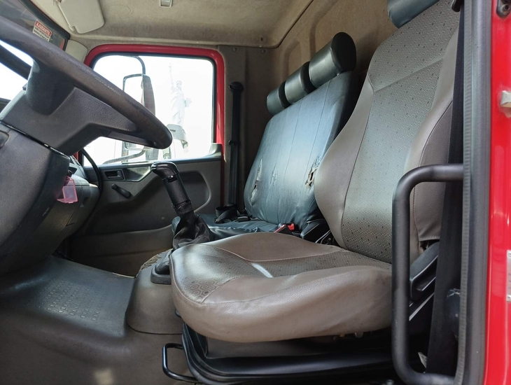 galeria VOLKSWAGEN/15.190 CRM 4X2
