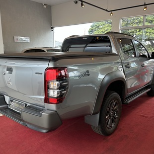 Mitsubishi L200 TRITON SPORT OUTDOOR PLUS 2.4 4x4 Die. Aut OUTDOOR PLUS 