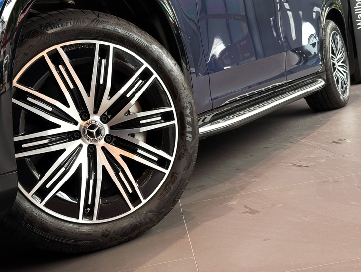 galeria EQS 450+ SUV