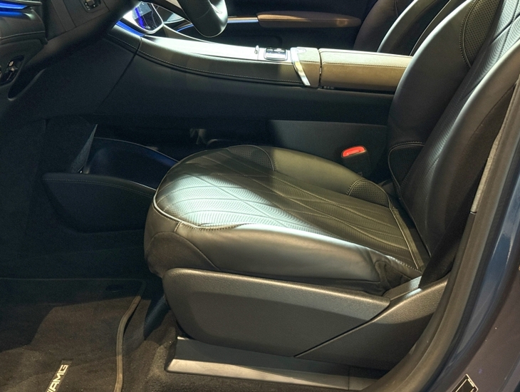 galeria EQS 450+ SUV