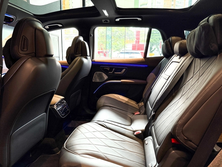 galeria EQS 450+ SUV
