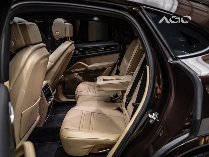 galeria Cayenne Coupé