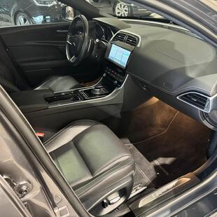 Jaguar XE 2.0 R-Sport 250