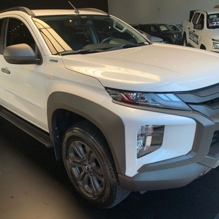 Mitsubishi L200 TRITON 2.4 16V TURBO DIESEL SPORT OUTDOOR GLS CD 4P 4X4 AUTOMÁTICO