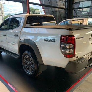 Mitsubishi L200 TRITON 2.4 16V TURBO DIESEL SPORT OUTDOOR GLS CD 4P 4X4 AUTOMÁTICO