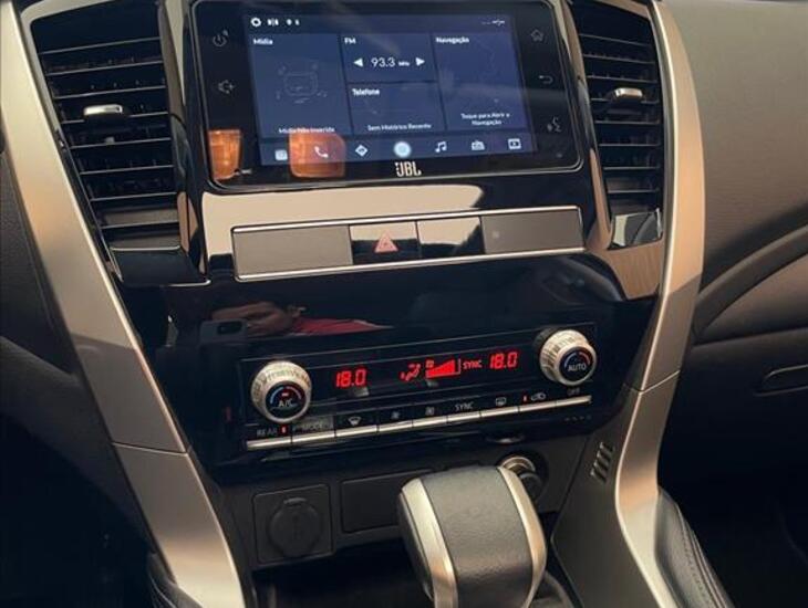 galeria PAJERO SPORT