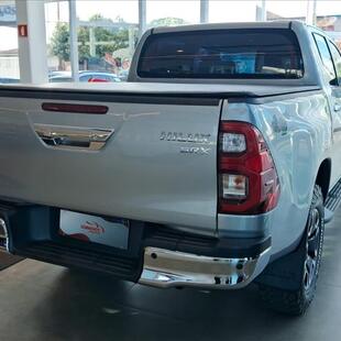 Toyota HILUX 2.8 D-4D TURBO DIESEL CD SRX 4X4 AUTOMÁTICO