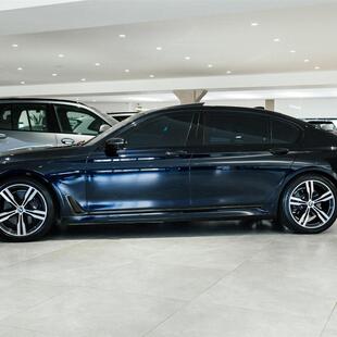 Bmw 750i 750iL M Sport Sedan 4.4 V8 450cv Aut.