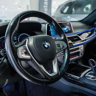 Bmw 750i 750iL M Sport Sedan 4.4 V8 450cv Aut.