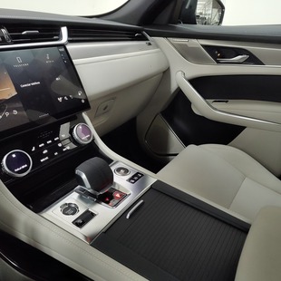 Jaguar F-Pace 2.0 R-Dynamic SE 404cv (Híbrido)