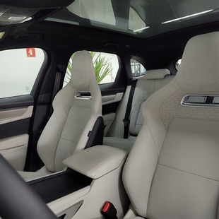 Jaguar F-Pace 2.0 R-Dynamic SE 404cv (Híbrido)