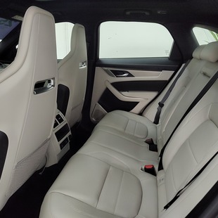 Jaguar F-Pace 2.0 R-Dynamic SE 404cv (Híbrido)