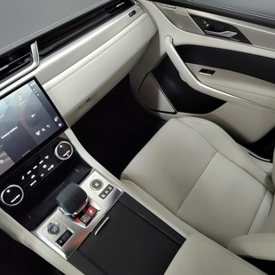 Jaguar F-Pace 2.0 R-Dynamic SE 404cv (Híbrido)