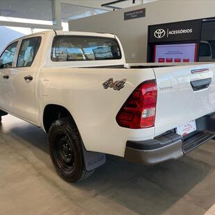 Toyota HILUX 2.8 D-4D TURBO DIESEL CD POWER PACK 4X4 AUTOMÁTICO