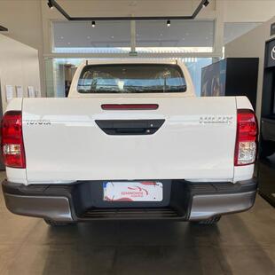Toyota HILUX 2.8 D-4D TURBO DIESEL CD POWER PACK 4X4 AUTOMÁTICO