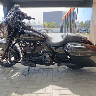 Harley Davidson Street Glide SPECIAL FLHXS