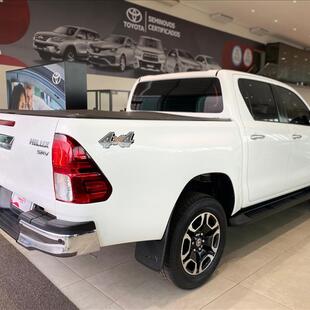 Toyota HILUX 2.8 D-4D TURBO DIESEL CD SRV 4X4 AUTOMÁTICO