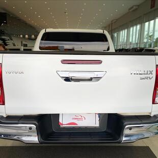 Toyota HILUX 2.8 D-4D TURBO DIESEL CD SRV 4X4 AUTOMÁTICO