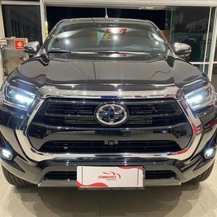 Toyota HILUX 2.8 D-4D TURBO DIESEL CD SRX PLUS 4X4 AUTOMÁTICO