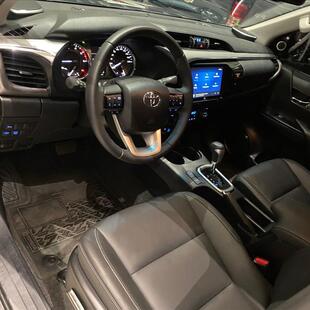 Toyota HILUX 2.8 D-4D TURBO DIESEL CD SRX PLUS 4X4 AUTOMÁTICO