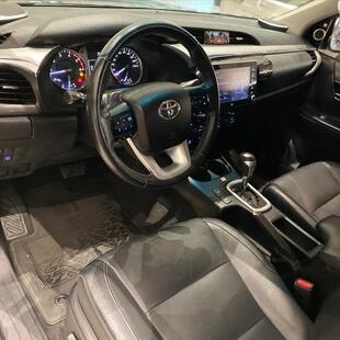 Toyota HILUX 2.8 D-4D TURBO DIESEL CD SRX 4X4 AUTOMÁTICO