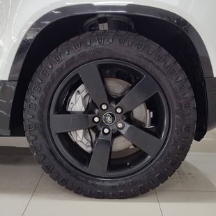 Land Rover Defender 110 D300 HSE Die. Aut.(Híb.)