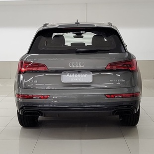 Audi Q5 Perf. Black 2.0 TFSIe S.Tr. Qt (Hib.)