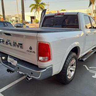 Ram CLASSIC 5.7 V8 GASOLINA LARAMIE CD 4X4 AUTOMÁTICO