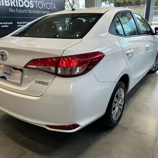 Toyota YARIS 1.5 16V FLEX SEDAN XL LIVE MULTIDRIVE